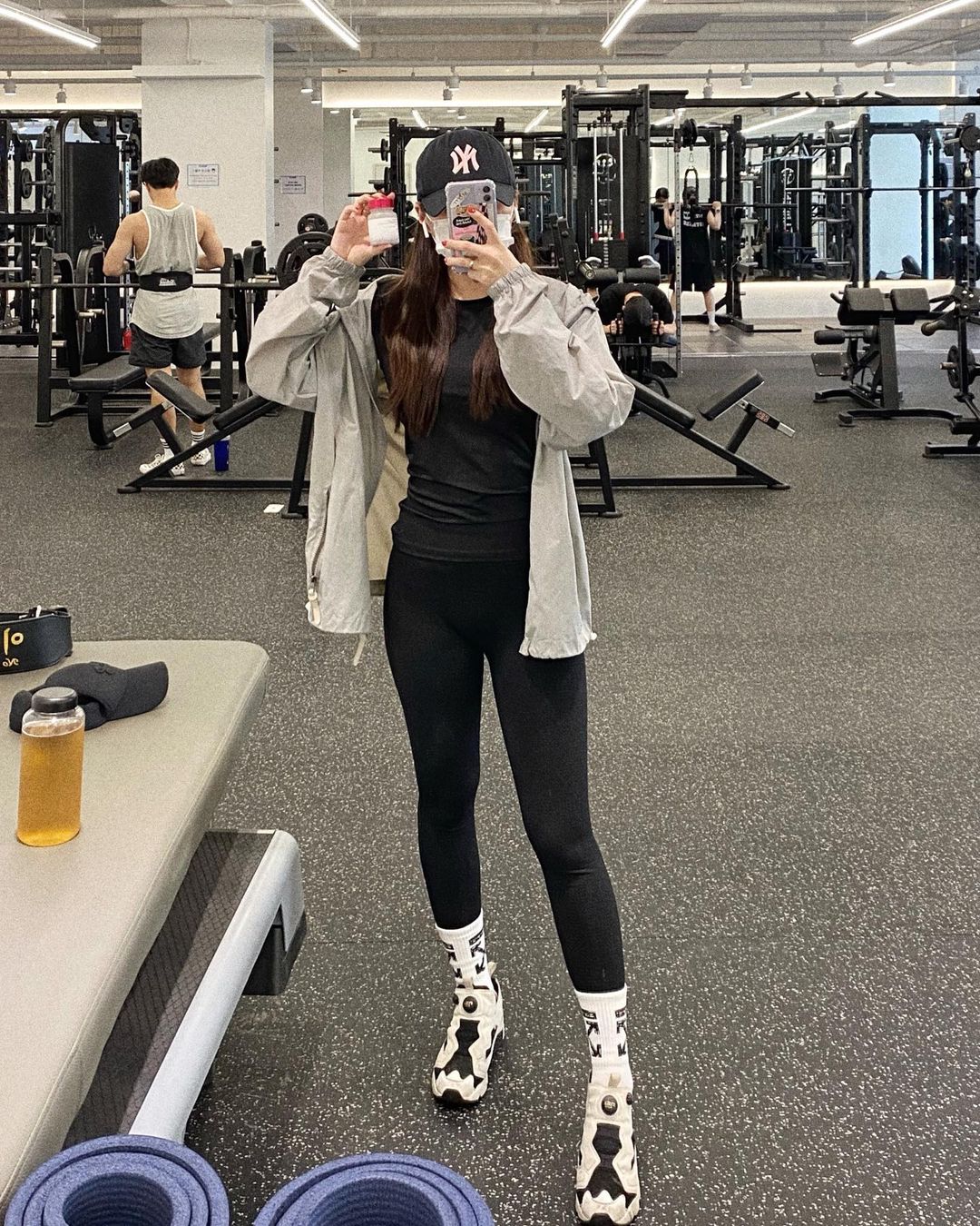 지금 on Instagram: “#협찬 ⠀⠀⠀⠀⠀ 퓨레미에서 받은 이너뷰티 제품:) ⠀⠀⠀⠀⠀ 이번에 처음먹어봤는데 알약으로 되어있어서 먹기도 편하고, 크기도 작아 가지고 다니기도 부담스
