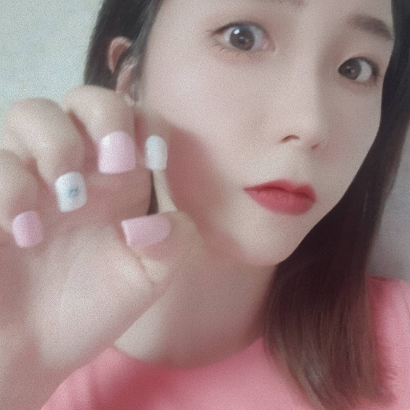 #협찬
상큼한 네일하고 기분전환!
집에서 간편하게 붙이는 
원터치네일팁으로 셀프네일완성! 
예쁨뿜뿜 :)

베이직한 쉐입에
디자인두 깔끔하고 예쁘궁
내손에착붙! 

큐티클라인도 깔끔하게 착붙!
머리카락 안끼고 붙였을 때 
들뜨지 않고 편안하면서도 
동동 안뜨고 손이랑 
잘 어우러져서 우왕굿!
무엇보다 자연스러워서 
맘에 든다눙 'ㅅ' 

셀프네일팁하나로 
손이 예뻐보이는건 안비밀!

네일샵안가궁 셀프네일로 
퀄리티있는 네일겟챠!

.
.
.
.
.

#첫줄 #데일리 #일상스타그램 #데일리그램 #패션스타그램  #키스뉴욕네일팁 #마이뮤즈 #프레스앤고 #네일팁추천 
#셀프네일 #에어핏 #네일맛집 #OOTD #힙한네일 #오늘의네일
#직장인일상 #운동하는여자 #첫줄반사 #좋반 #좋테 #like4likes 
#l4l #선팔하면맞팔 #인친환영  #불금 
#셀카스타그램 #셀스타그램 #셀카 #얼스타그램