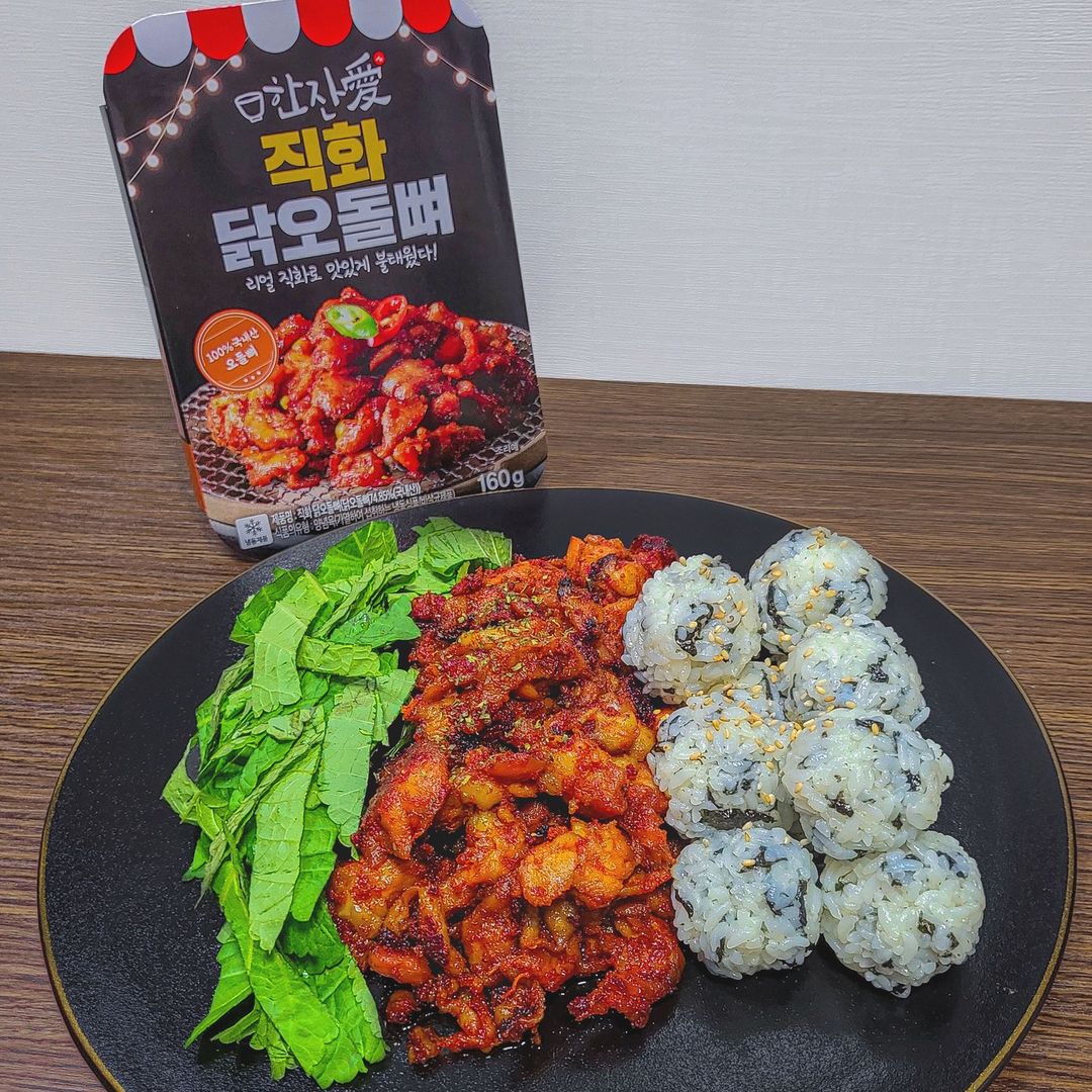 먹골이 on Instagram: “#협찬 #제품제공 #한잔애 #직화닭오돌뼈 이번에 한잔애에서 제품협찬을 해주셔서 맛있는 오돌뼈를 먹었어요😍 불향 가득한 오돌뼈였는데 오독오독 씹는 재미가 있더라