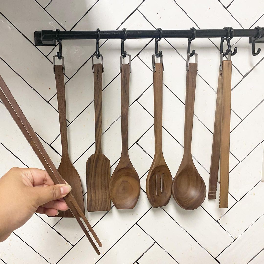 @_hobby_h on Instagram: “#광고#쿠지나인#조리도구#원목조리도구#조리기구#나무조리기구#주방용품 북미산 프리미엄 블랙월넛으로 만든 쿠지나인 주방용품이예요 처음 보고 너무 이뻐서 주방에