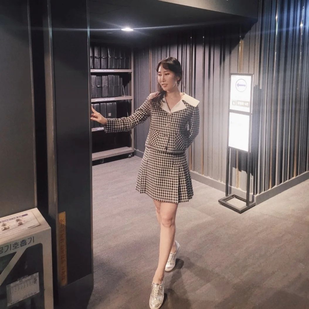 강소미’s Instagram post: “극장룩~♡큐티하게^^ 닥터 스트레인지 봤어요. 마블 영화 덕후 분들 바글바글ㅎㅎ베네딕트 컴버베치는 여전히 멋있고, 레이첼 맥아담스는 여전히 스윗 러블리, 엘