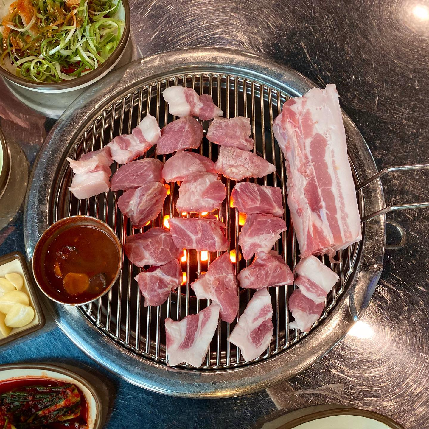 #제주돈사돈 ⠀
⠀
첫 날부터 좋은 시작💕⠀
⠀
아직도 이 맛에 허우적🥲⠀
⠀
갈치속젓 제발 팔아주세요...⠀
.⠀⠀
.⠀⠀
.⠀⠀
.⠀⠀
.⠀⠀
.⠀⠀
.⠀⠀
.⠀⠀
#맞팔환영 #맞팔해요 #선팔맞팔 #선팔하면맞팔 #좋아요반사 #먹팔환영 #인친대환영 #먹스타맞팔 #먹스타그램 #맛스타그램⠀