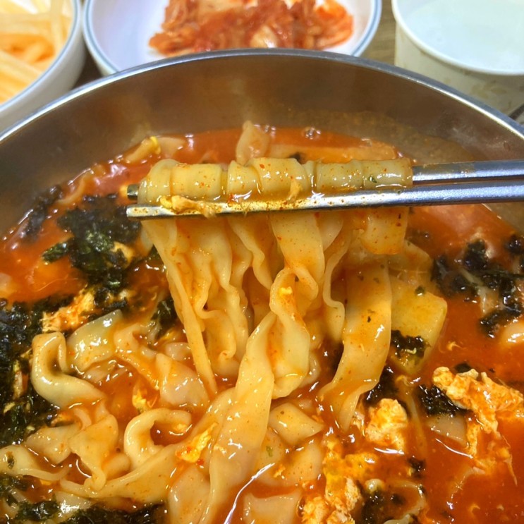 석촌호수 맛집 ‘장칼집’ 얼큰한 맛의 칼국수