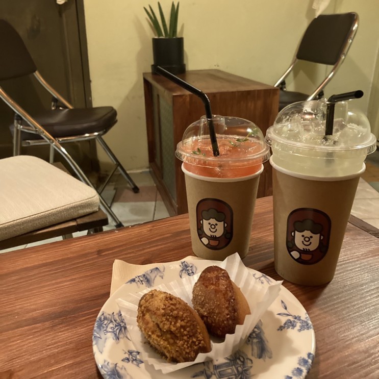 미래로가자 / 굽은다리역 카페 / 디저트 맛집 / 구움과자