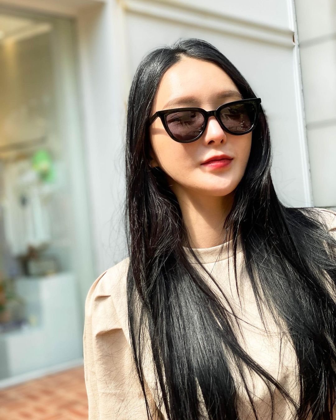 이솔유 on Instagram: “#협찬 🏷[리에티] KYLIE RT 4028 멋쓰런🕶안경 협찬 너무 감사드려요😎 막상 써보니 다 멋쓰러워 오늘 하루 죙일 쓰고 다녔다는😎 ▫️https://bit.ly/3MjxS6r▫️ #협찬 #리에