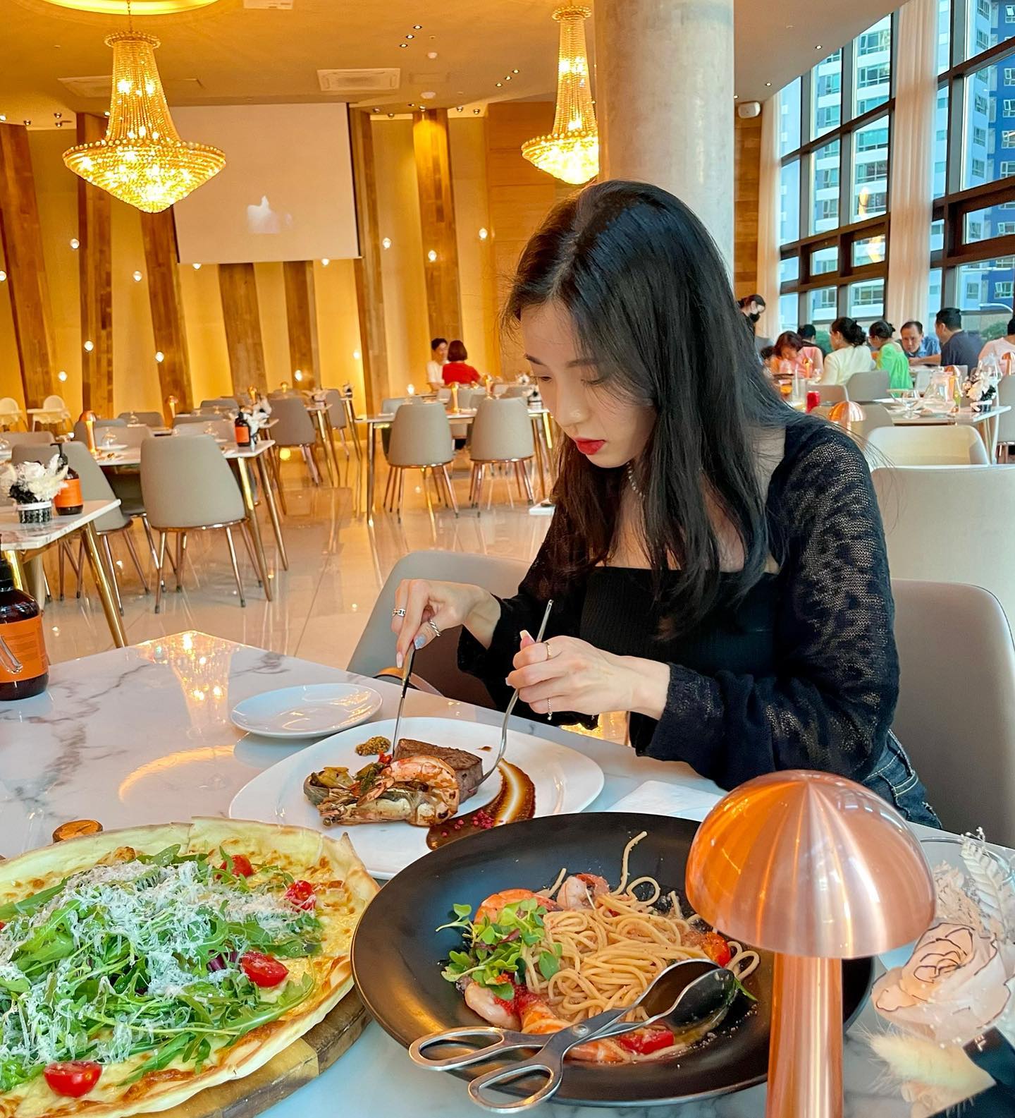 주말 행복한 포식💗
너무 맛있쟈나..? 스테이크 핵맛집🍽
이벤트 덕분에 너무 잘 먹고갑니당🫶
담엔 브런치 먹으러 꼬고~!
.
get201_marinecity_ 
busan_sources 
.
#get201 #겟201 #겟201마린시티점