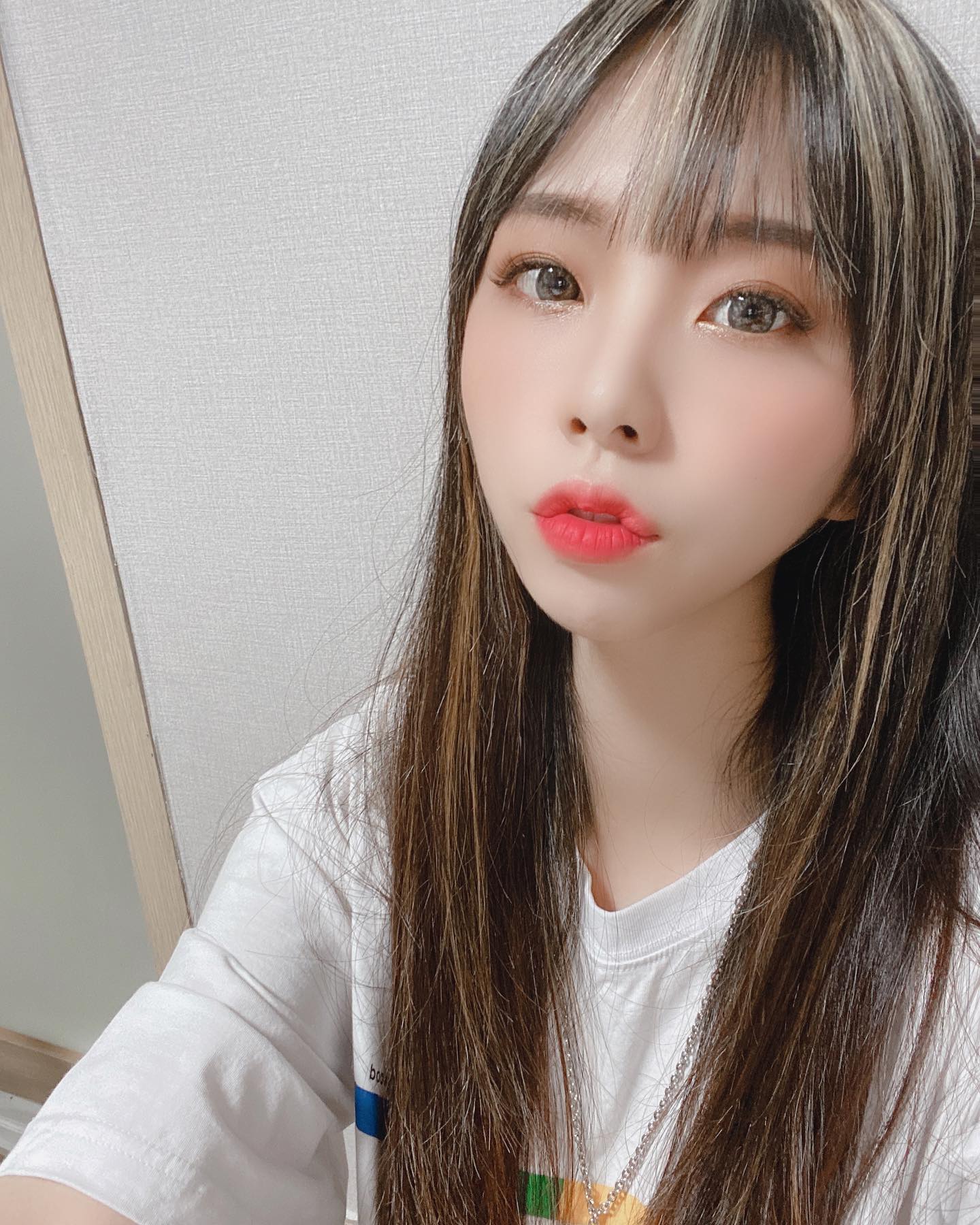 카톡프사좀 하라고해서 고르고 고른사진🙀 너무 옛날이라서 미안😁
.
.
.
#추억팔이 #20대때 #지금은 #30대 #돌아가고싶다 #이쁘다고해줘 #지금도 #😂 #D#daily #H #history