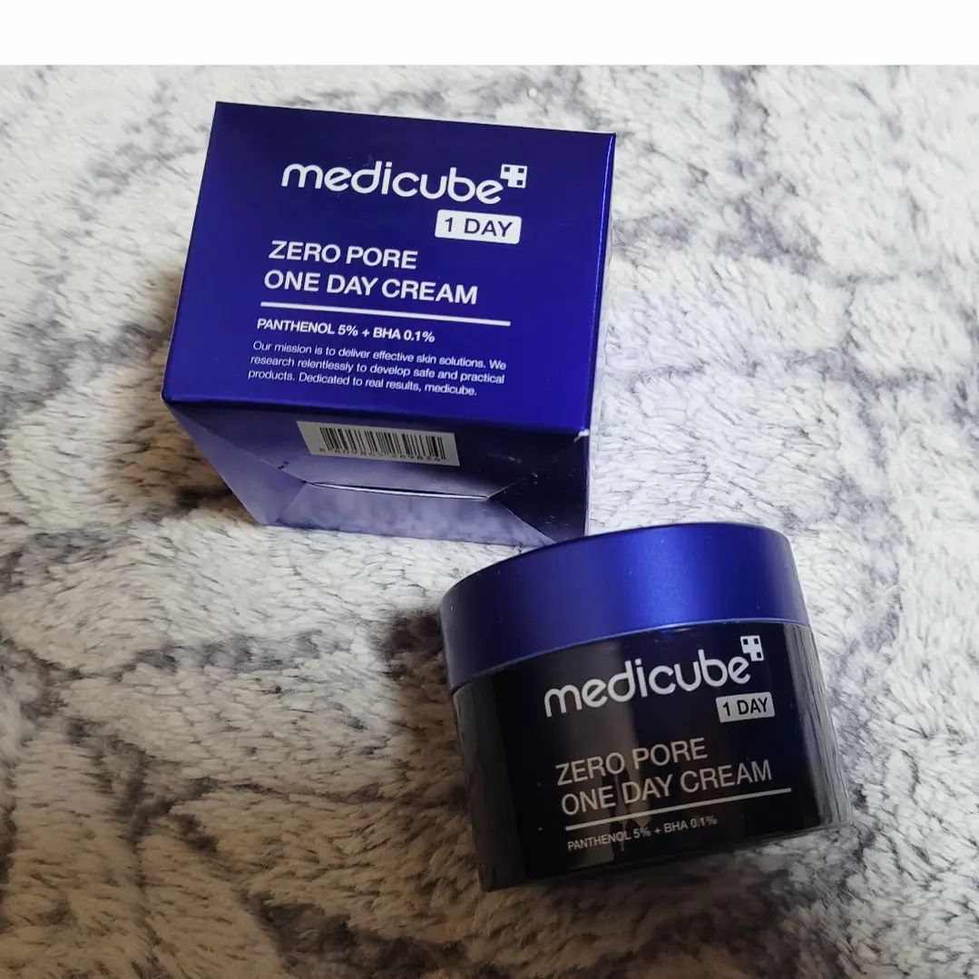 혜지니 대외활동 on Instagram: “#광고 👃메디큐브 제로 모공 원데이 크림 @medicube_korea 👃모공케이 전문 브랜드인 메디큐브에서 출시한 모공 축소 크림을 사용해봤어요! 👃모공 특허 성분 5