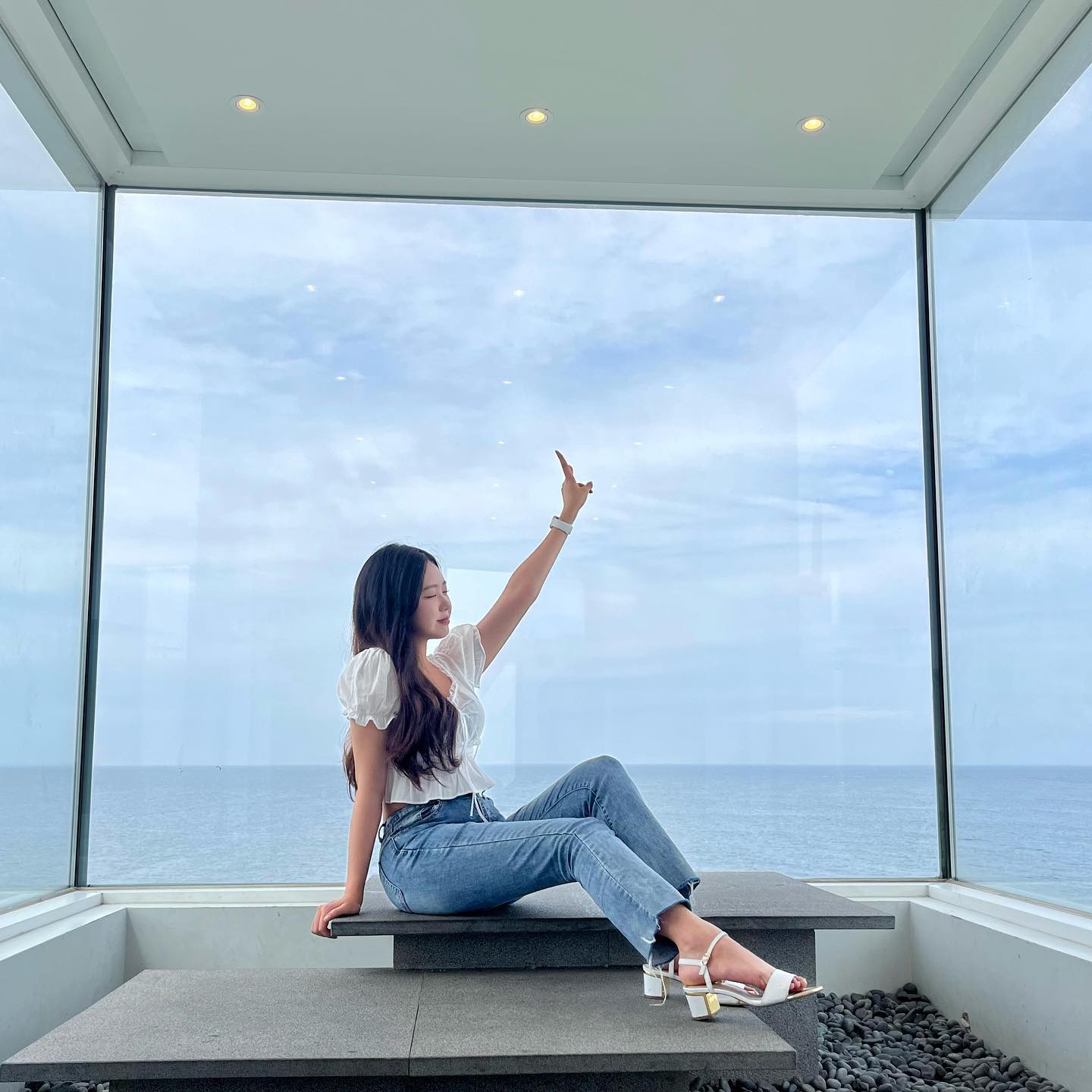 산뜻 ~ 🌊🤍(?)