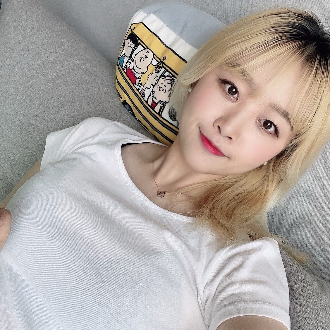 머리 색 바꾸고 싶은데 뭘로 할까 🫥

#놀러가고싶다 #여름 #더워 #셀카 #염색 #염색추천 #인스타 #좋아요

#대학생 #셀스타그램 #selfitime #일상 #daily #일상기록 #얼굴 #얼스타그램 #소통 #일상스타그램 #맞팔 #선팔 #팔로우 #좋아요 #데일리 #l4l #f4f #좋반 #소통해요 #좋아요반사 #선팔하면맞팔
