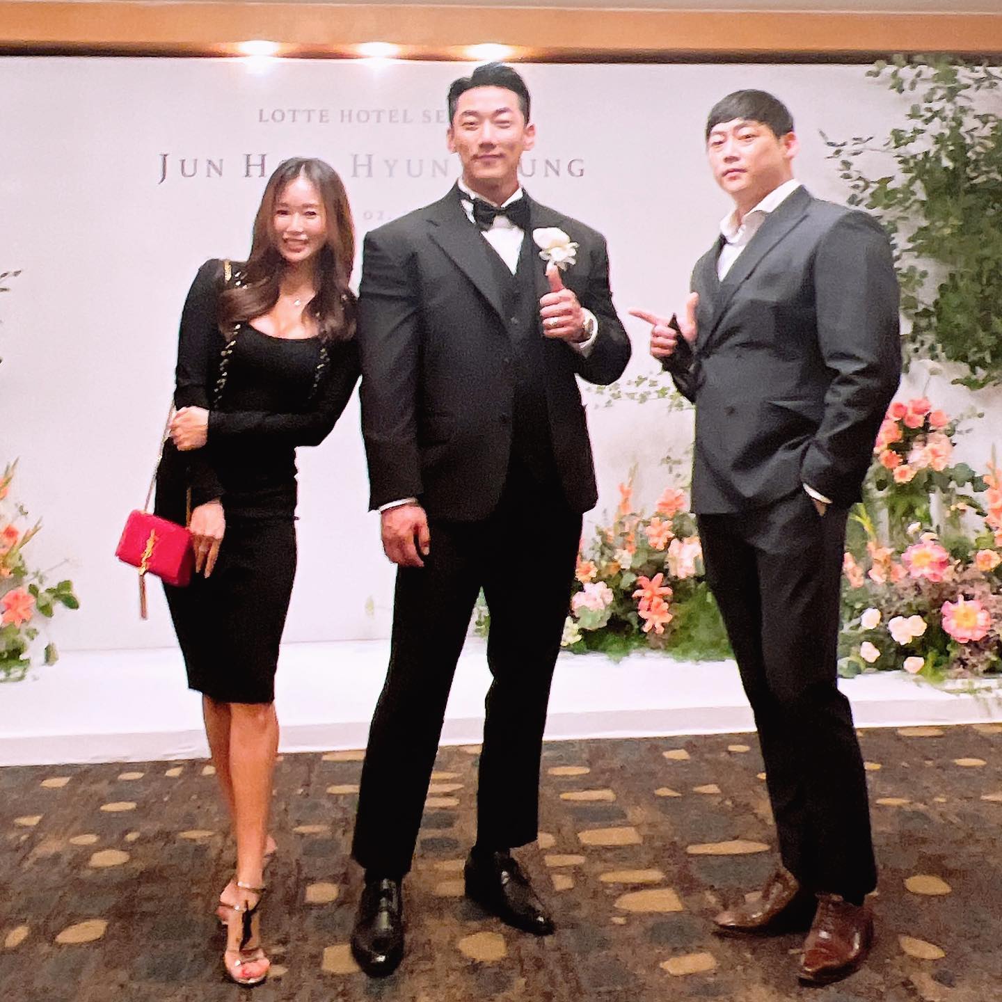 2junho_ifbbpro 결혼 너무너무 축하해🥳🎂🎊🎉아름다운 신부님과 오래오래 행복하길❤️❤️❤️ #이준호 #결혼식 #명동 #롯데호텔 #축하해 👨‍⚖️👰🏻‍♀️