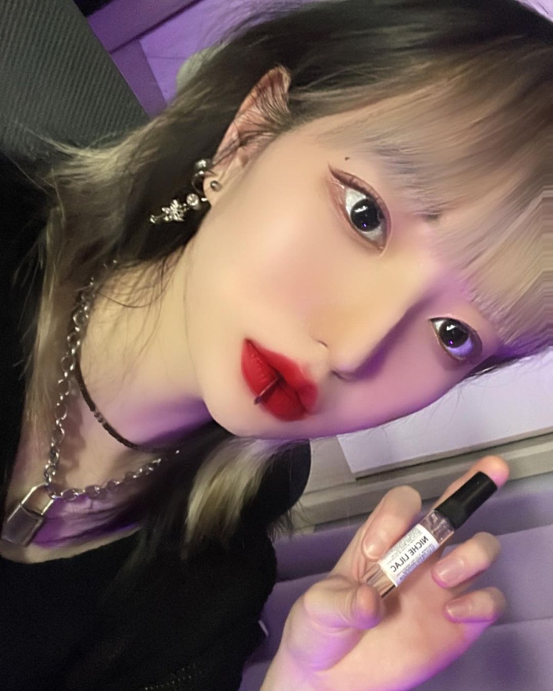 미나 on Instagram: “이번에 새로운 향수를 찾다가 감사하게도 블랙하비에서 협찬을 받게 되었어요🥰 제가 협찬받은 향수는 #블랙하비 의 드레스퍼퓸 5종 디스커버리 세트 입니다! 종류