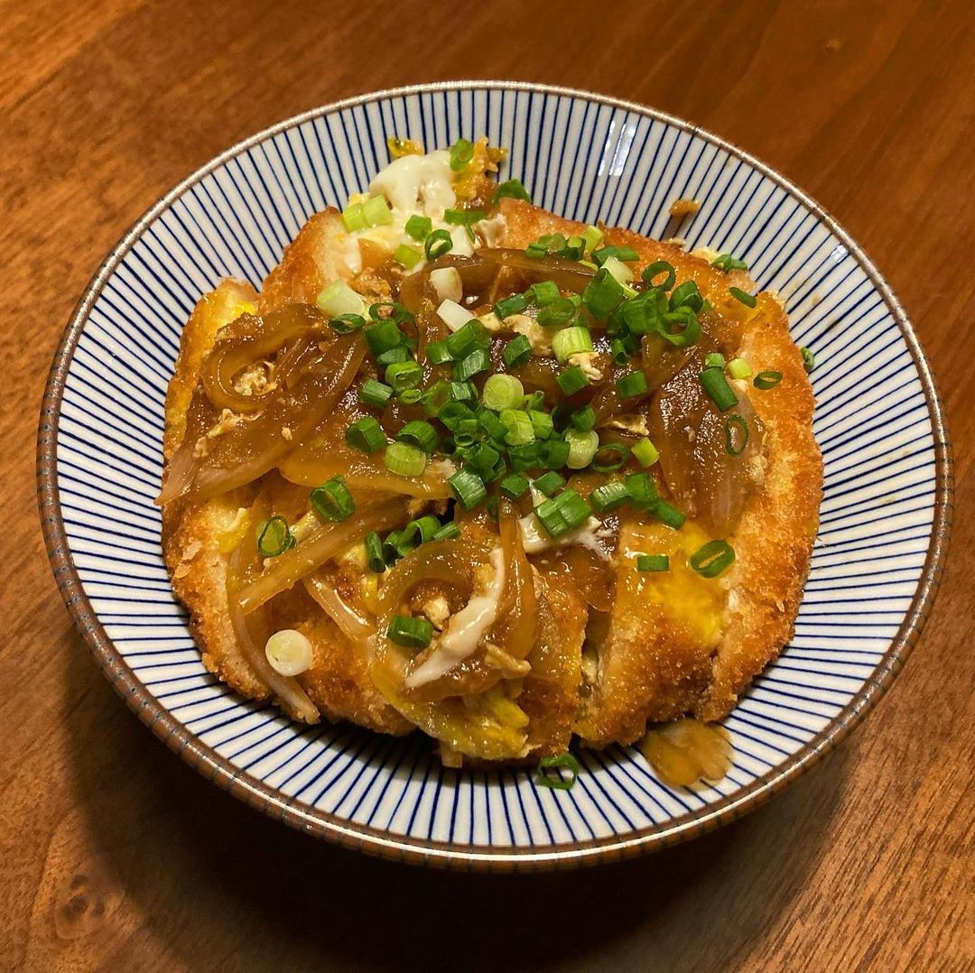 PCH house on Instagram: “#광고 #바로끼니 ​ 바로끼니(@baroggini )에서 윤형빈의 통큰 탄탄카츠 3종​을 제공해주셨습니다.😀 통큰 탄탄카츠는 3cm의 두툼한 두께와 최대 30g의 #단백질 이 들어간