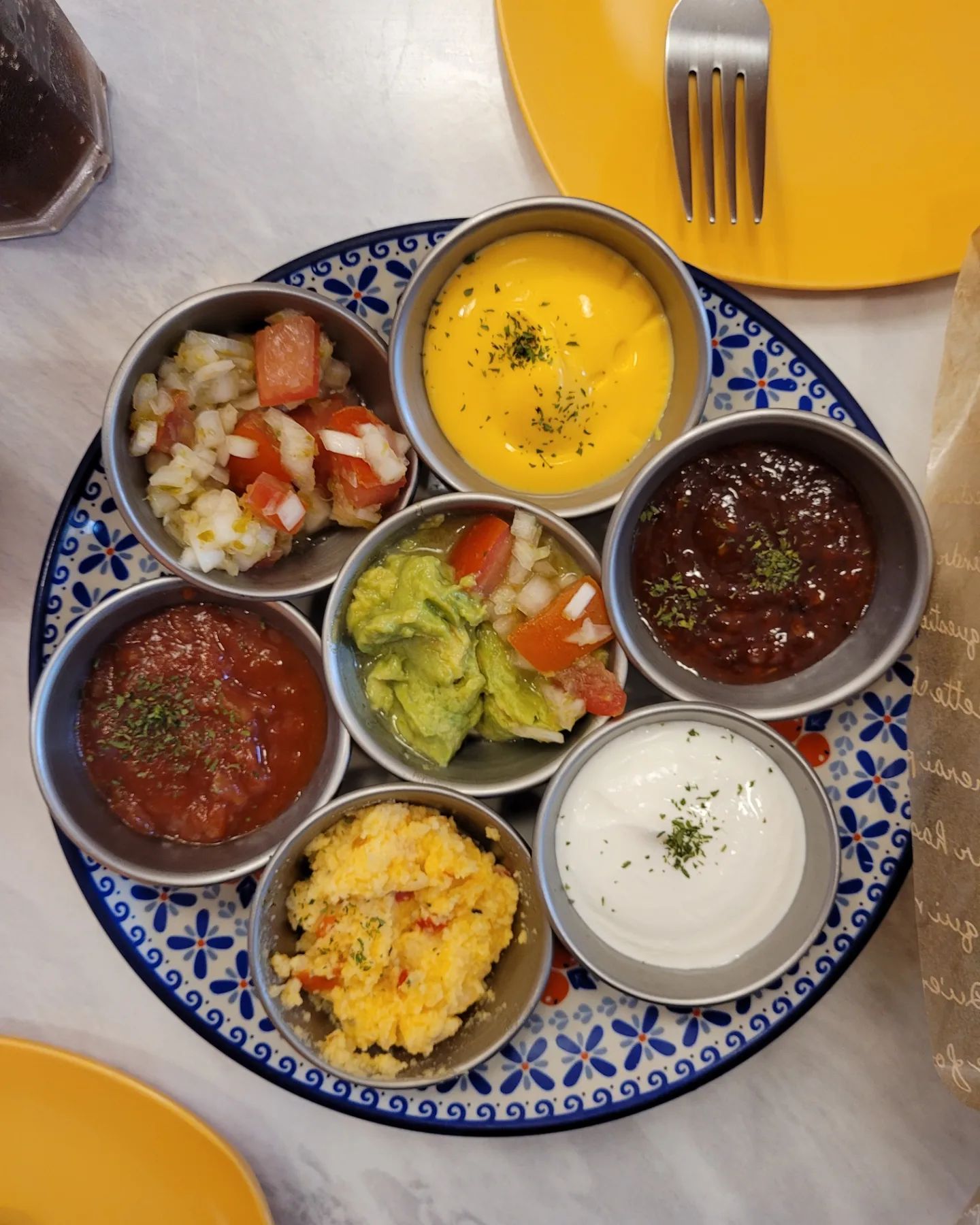 ㆍ
오랜만에 먹어본
멕시칸 푸드~
근데 멕시칸 요리핵심은
향신료인것 같은데
보기는 예쁘지만 
전통적인 맛은 아니였네요ㅜ
ㆍ
그냥 사진 예쁘게 찍어보기ㅎ
ㆍ
ㆍ
ㆍ
#멕시칸요리