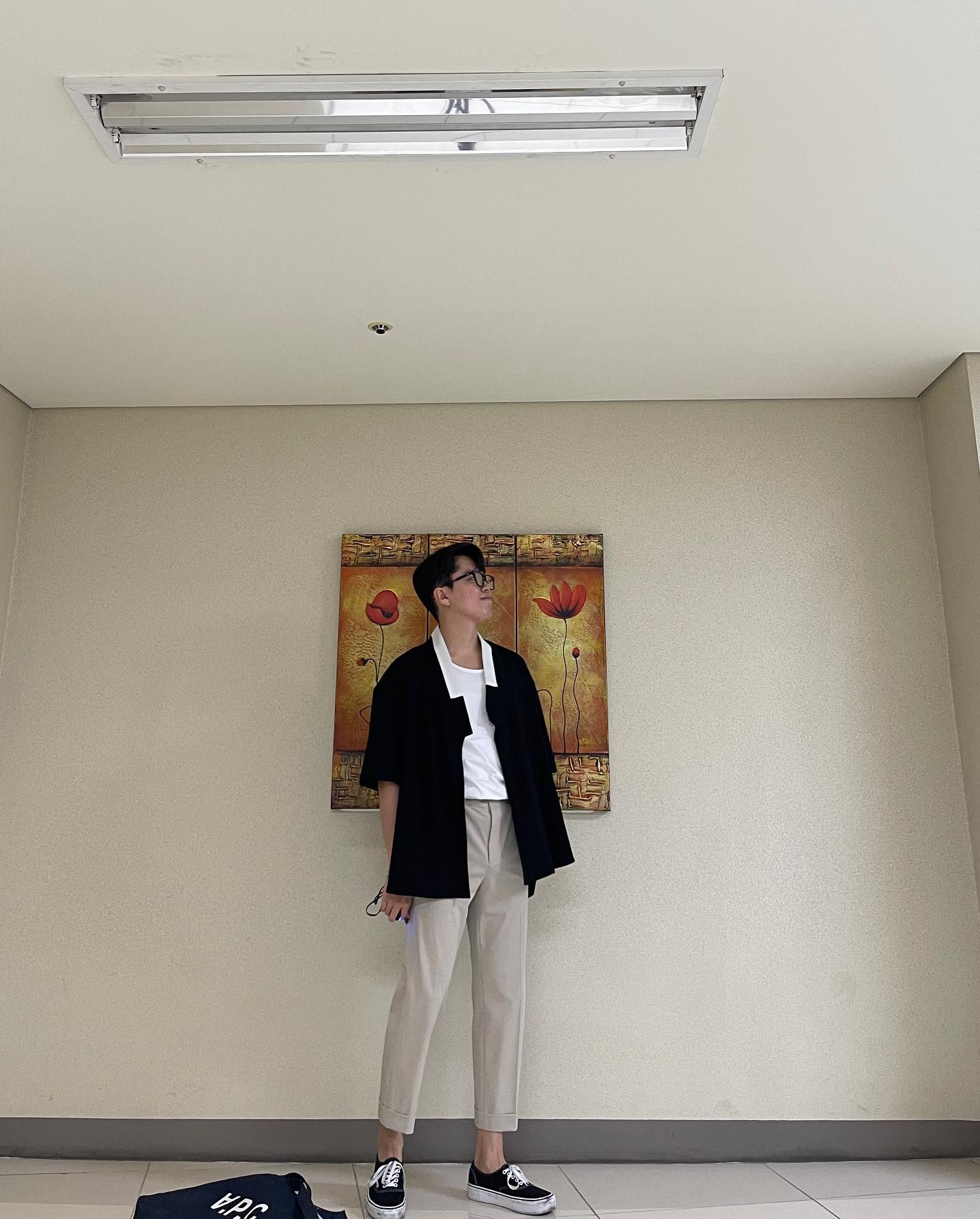 데일리룩29
서울시립미술관 전시회 보러가면서!! 덕수궁 쪽이라서 한복느낌으로 저고리 입어봤습니다🫠

#데일리룩 #데일리 #daily #dailylook #패션 #패션스타그램 #한복 #청현 #저고리 #서울시립미술관 #전시회 #대학생 #ootd #선팔 #맞팔 #선팔하면맞팔 #협찬환영 #종로 #덕수궁 #을지로 #좋아요반사