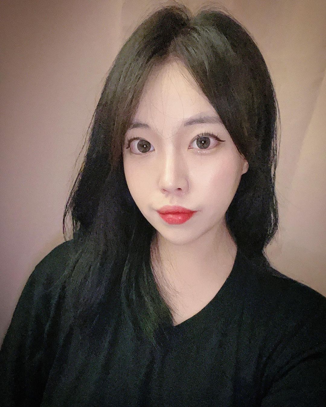 유니 on Instagram: “#광고 ☑️집에서 심심할때 ☑️혼자라서 외로울때 ☑️애인을만들고 싶을때 ☑️다양한국적의 친구를 만들고 싶을때 ☑️익명으로 대화가 필요할때 언제든 들어가면