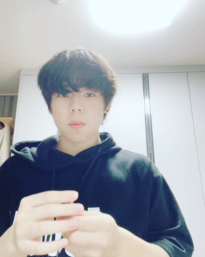 김기선 on Instagram: “페로몬 향수가 제일 향이 좋네요 물론 다른 제품도 좋구여!! 판매자 계정: @blackhobby_official 링크: (https://www.instagram.com/p/Cf6JSXMLp2y/?igshid=YmMyMTA2M2Y=)…”
