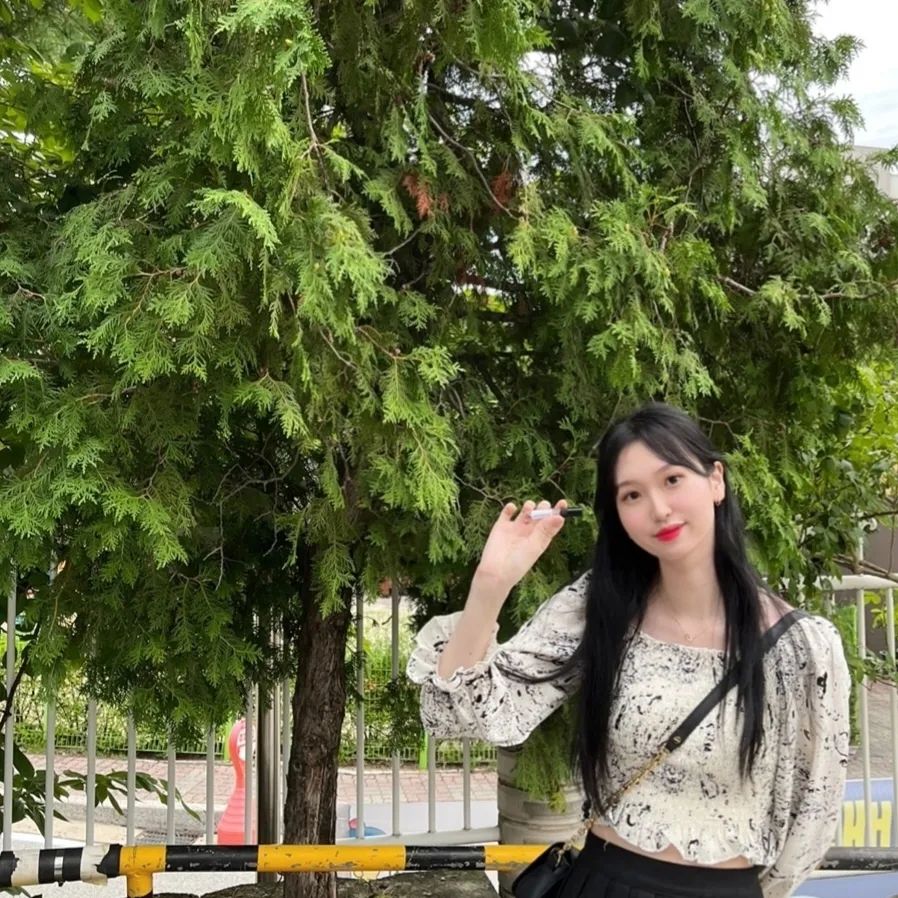 3 Likes, 0 Comments - 강서린 (@seoooorina) on Instagram: “#협찬 🖤블랙하비🖤 🌸꽃향기 드레스 향수 디스커버기 5종 세트🌸 제가 뿌린 향은 🍒CHERRY BLISSOM🍒 입니다. 벚꽃향이 나는 은은하고 상큼한 향이었어요😘(강추)…”