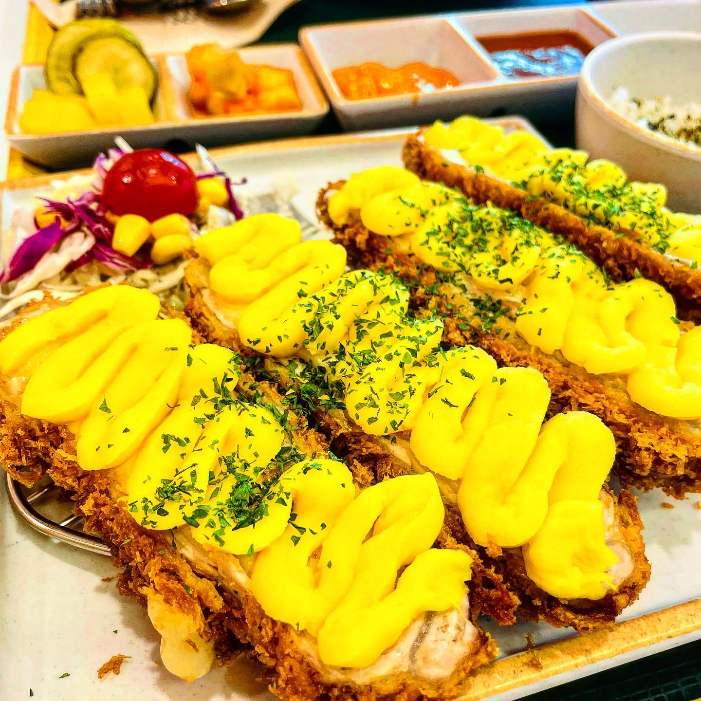 📍서울 북가좌동 “돈기부여” #협찬 
🫶고치돈은 여기🫶(배달가능)

고치돈 jmt 돈기부여
배달도 가능한데 메뉴도 정말 다양해서 좋다💓
파스타도 다양 돈가스도 다양
돈가스맛집🤩
.
.
.
#협찬 #돈기부여 #증산역맛집 #증산맛집 #북가좌동맛집 #돈가스맛집 #돈까스맛집 #돈카츠맛집 #고치돈 #고구마치즈돈가스 #먹스타그램 #먹스타 #먹스타맞팔 #foodporn