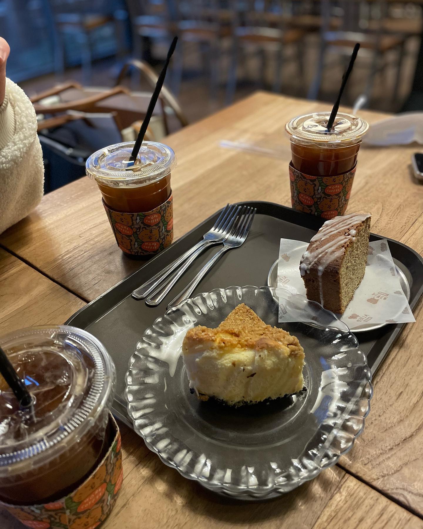 너무 오랜만이에요🤍
다들 잘 지내셨나요☺️

#꽃이야 #카페추천 #알베르 #alver