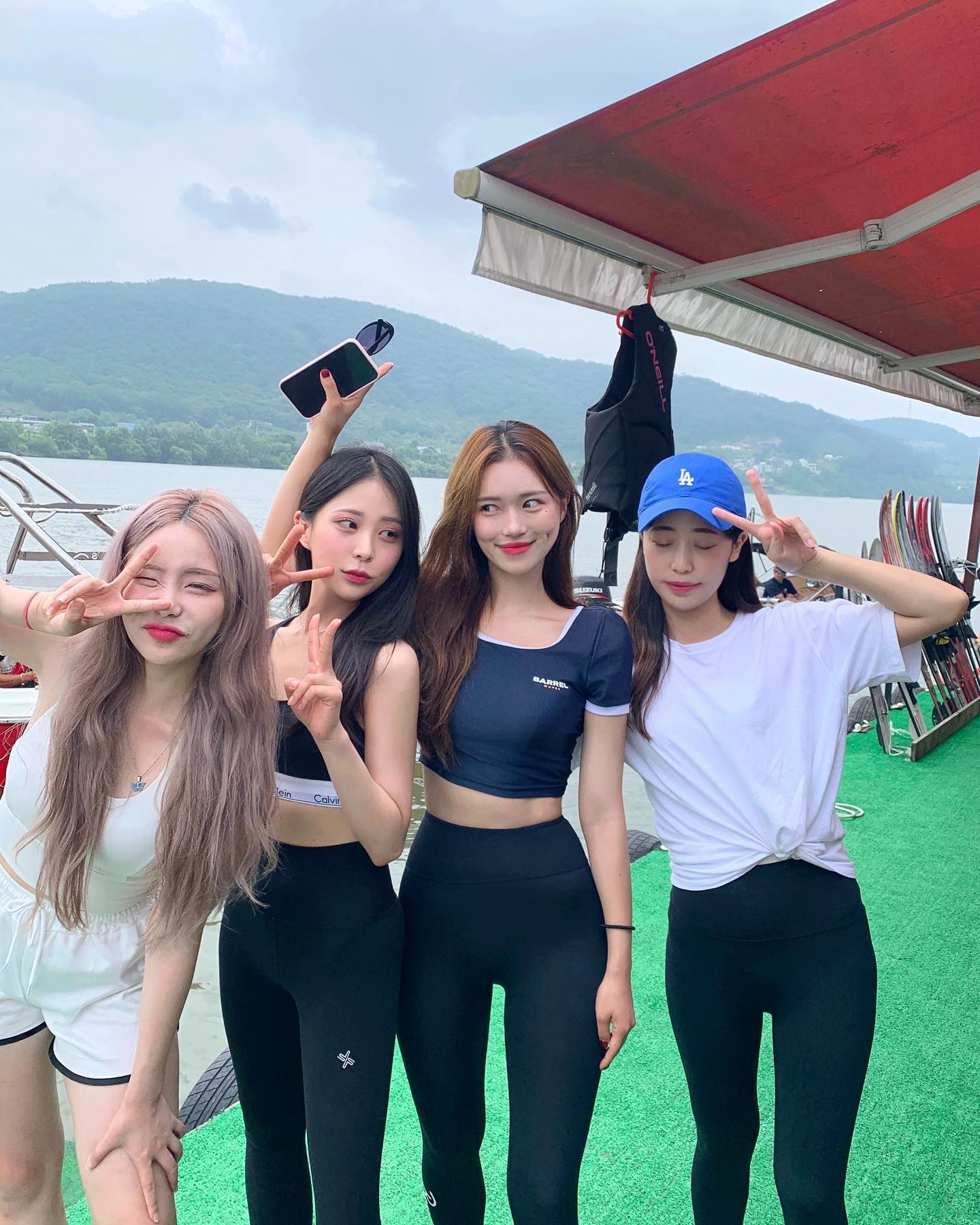 💚 2 0 2 2 첫 물놀이 💚
엄청난 피곤 + 미친듯한 근육통을 얻었지만,,
재미는 있도라 ( ˘ ³˘)〰️♡