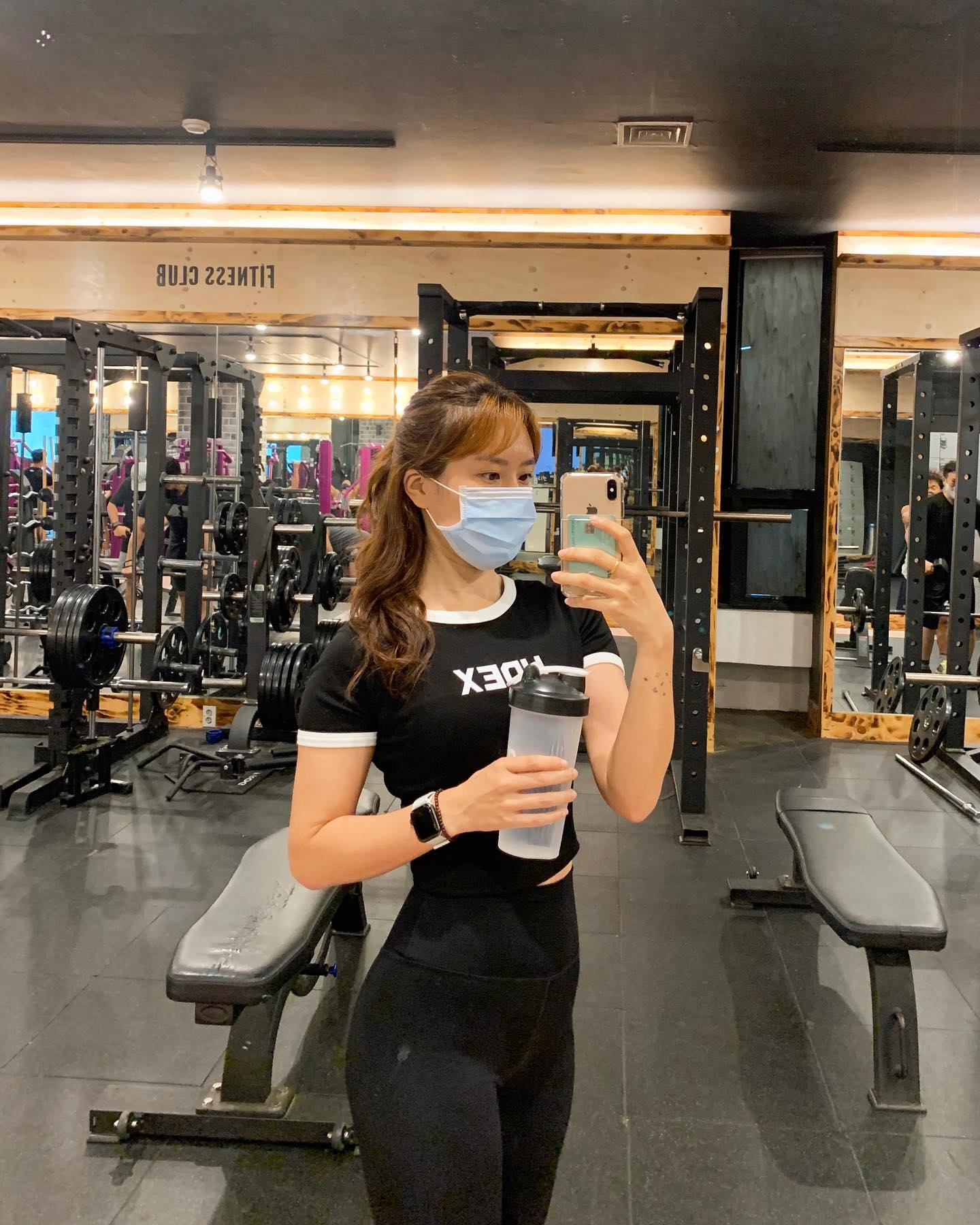 굵고 짧게 하체 🍑
오늘도 다들 헬스장 출석하기✌🏻
병원복귀 6일째... 
다시 백수하고싶다🫠🫠🫠
hdex__official 🍀
.
#런지 30kg
#와이드스쿼트 10kg
#리버스브이스쿼트 80kg
#원레그데드리프트 12kg
#아웃타이 
.
.
.
.
.
.
.
.
#하체 #힙 #힙운동 #운동루틴 #하체루틴 #헬스 #짐웨어 #운동 #건강 #hdex #헬스타그램 #주말 #오운완 #운동복 #운동기록 #바디체크 #헬스장 #힙업 #직장인 #취미 #운동소통