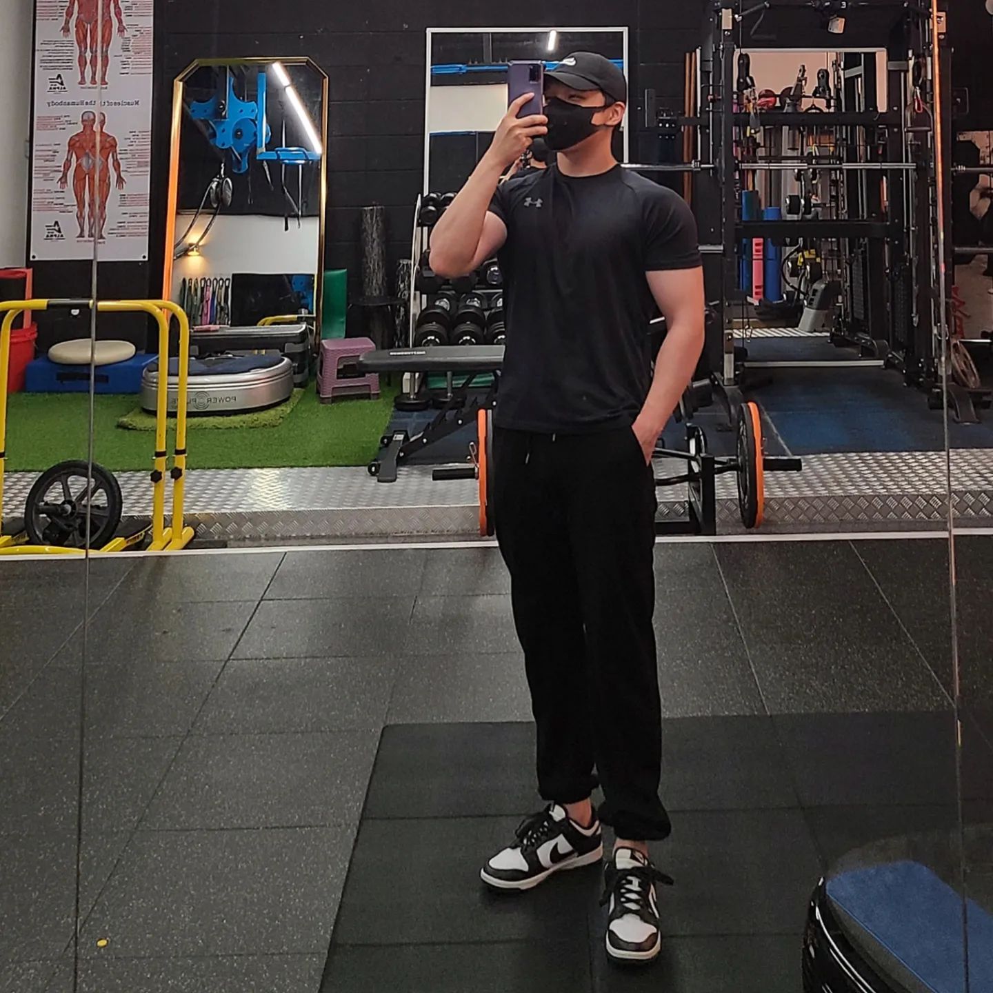 바쁘다 바빠! 일끝나고 운동!💪🏼
운동 할 생각에 절로 웃음 터진다!😆