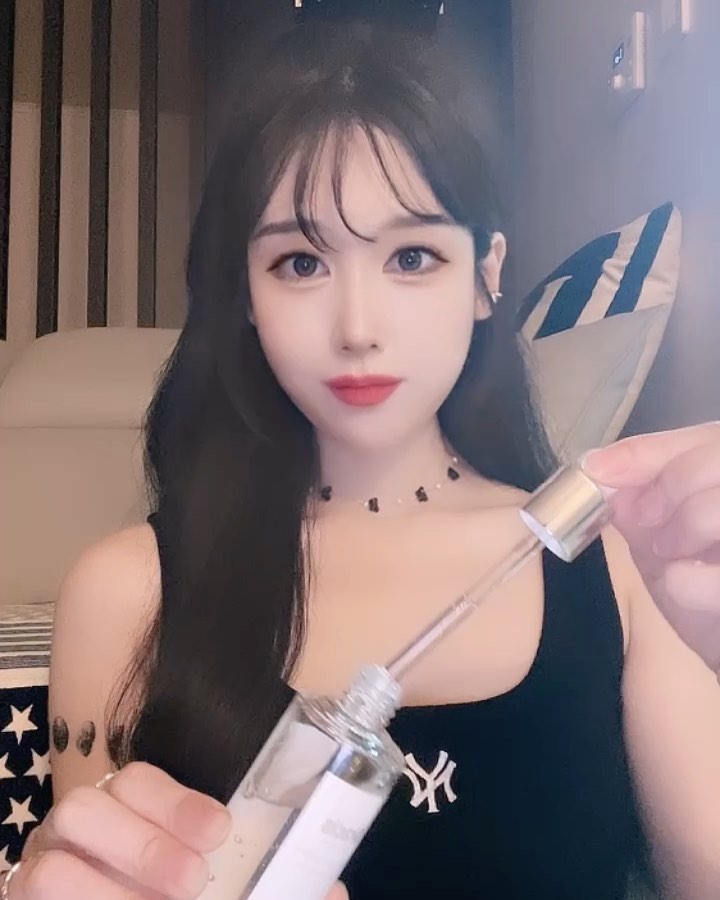 @_been2_ on Instagram: “#광고 챙피하지만 뒤에 기카로 찍은 전 후 사진 있음😎 평소 잡티 주근깨걸이라 미백제품광으로 증말 여러가지 제품을 많이 써봤는데도 #화장품유목민 이었는데 그라시