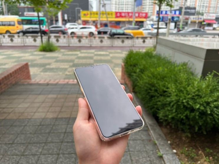 갤럭시 S22 매끈매끈한 액정필름 추천 <어반스티치>