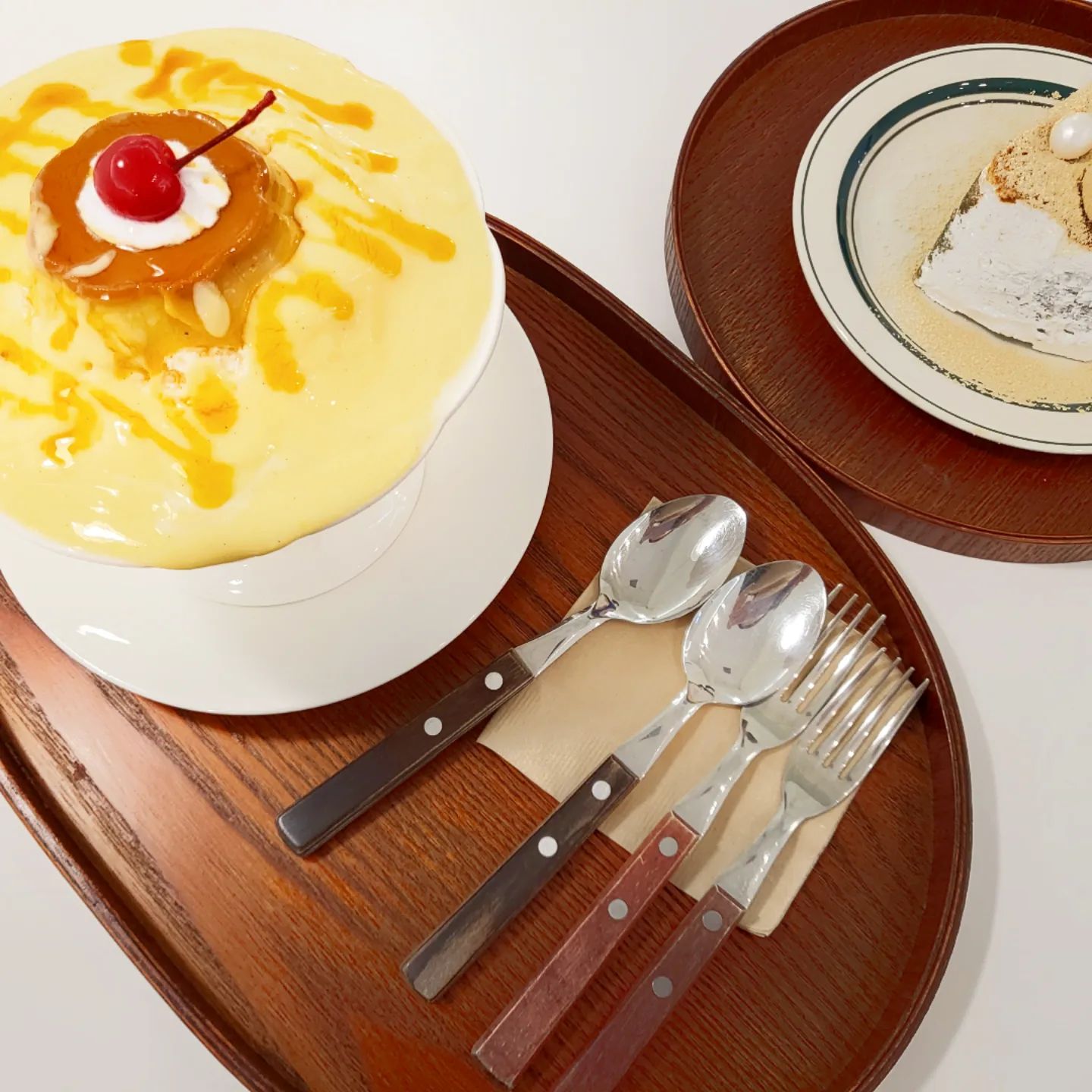 #협찬 이지만 진짜 달콤해서 입에서 살살녹는
인천에서 유일하게 맛볼수있는 푸딩빙수 🍨🍨
달달이들 모여라~~~~👋👋

모든 재료와 소스까지 다 수제로 만드는
프리미엄빙수 #랑드힐푸딩빙수

탱글탱글한 푸딩과 달콤한 커스터드크림이
계속 생각나는 요 #푸딩빙수 는
한 번 맛보면 멈출 수 없어요...
우유눈꽃 속에 가득담긴 푸딩의 매력

예쁘고 맛좋은 케이크는 필수 🍰🍰
제 픽은 쑥인절미케이크

갈산역 2번출구
갈산동 롯데시네마 건물 1층 #랑드힐
#부평배달맛집 #인천배달카페

주소 : 인천 부평구 주부토로  236, B동 118호
영업시간 : ~23:00까지

애견동반가능🐕 주차가능🚘

#인천푸딩빙수 #인천카페 #부평카페 #부평맛집 #부평랑드힐 #갈산롯데시네마 #갈산테크노밸리 #갈산동카페 #랑드힐빙수