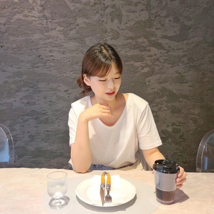 포벨르 헤일리 어깨패 티셔츠, 3040패션 여자기본티