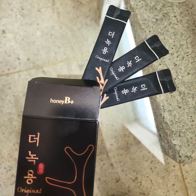 현이 on Instagram: "#제품협찬 🏷더 녹용 -오늘 소개해드릴 제품은 제가 일주일동안 먹어본 생생 후기를 담아요 -여름철, 기운 없고 더더욱 이번주는 그날이라서 체력이 엄청 바닥이였는데 일