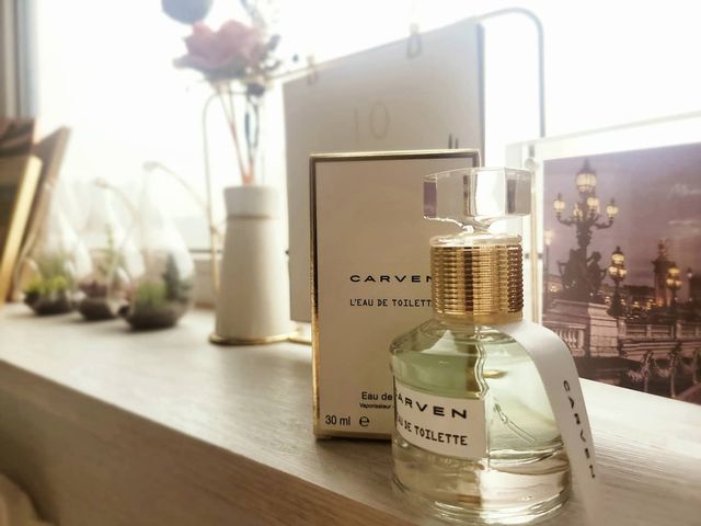 🌸으니언니🌸 on Instagram: "항상랑방향수쓰다가 향수바꿔봤어용~💗 여성스럽고 너무고급스러웡~💗 #까르뱅 #까르뱅향수 #오데토일렛오드뚜왈렛 #고급향수 #고급향수추천 #여성스러운향수
