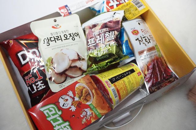 @_daisysdays on Instagram: "#광고 간식대장으로부터 선물을 받았어요 🎁🎁🎁 나들이갈때, 소풍갈때, 여행갈때 들고가기 너무 좋은 간식상자 씹기 좋은 마른 안주, 식사 대용 (컵라면 , 메추리알