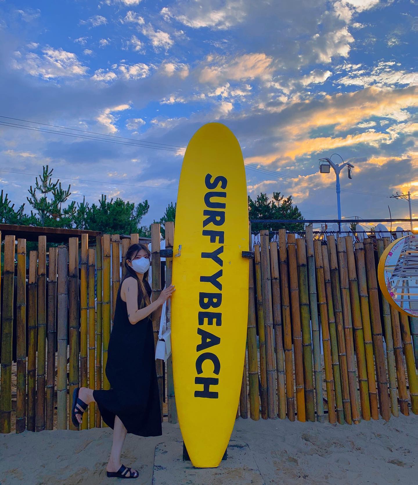 .
.
.
🏄‍♀️🏄🏄‍♂️
.
.
#surfing #surffybeach #beach
#surfyybeach #sky #dailylook 
#summertime #moment #fff 
#follower #korea #koreatrip 
#tattoos