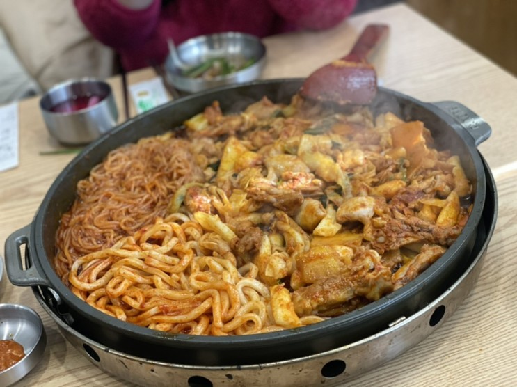 [하남맛집] 닭갈비에 쫄면사리 추가는 기본이지