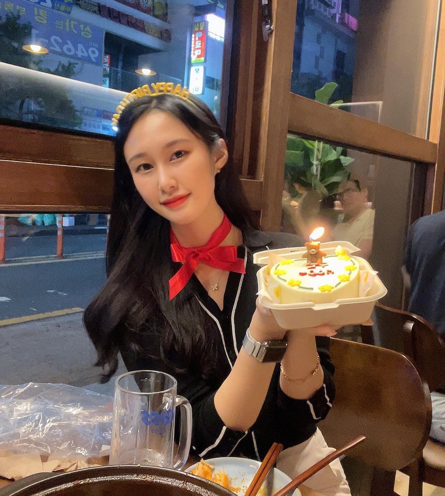 ❤️22.08.03❤️
My Birthday🫶🏻
축하해주신분들 모두모두 감사합니당🐹 덕분에 행복한 하루 보냈어용👍🏻