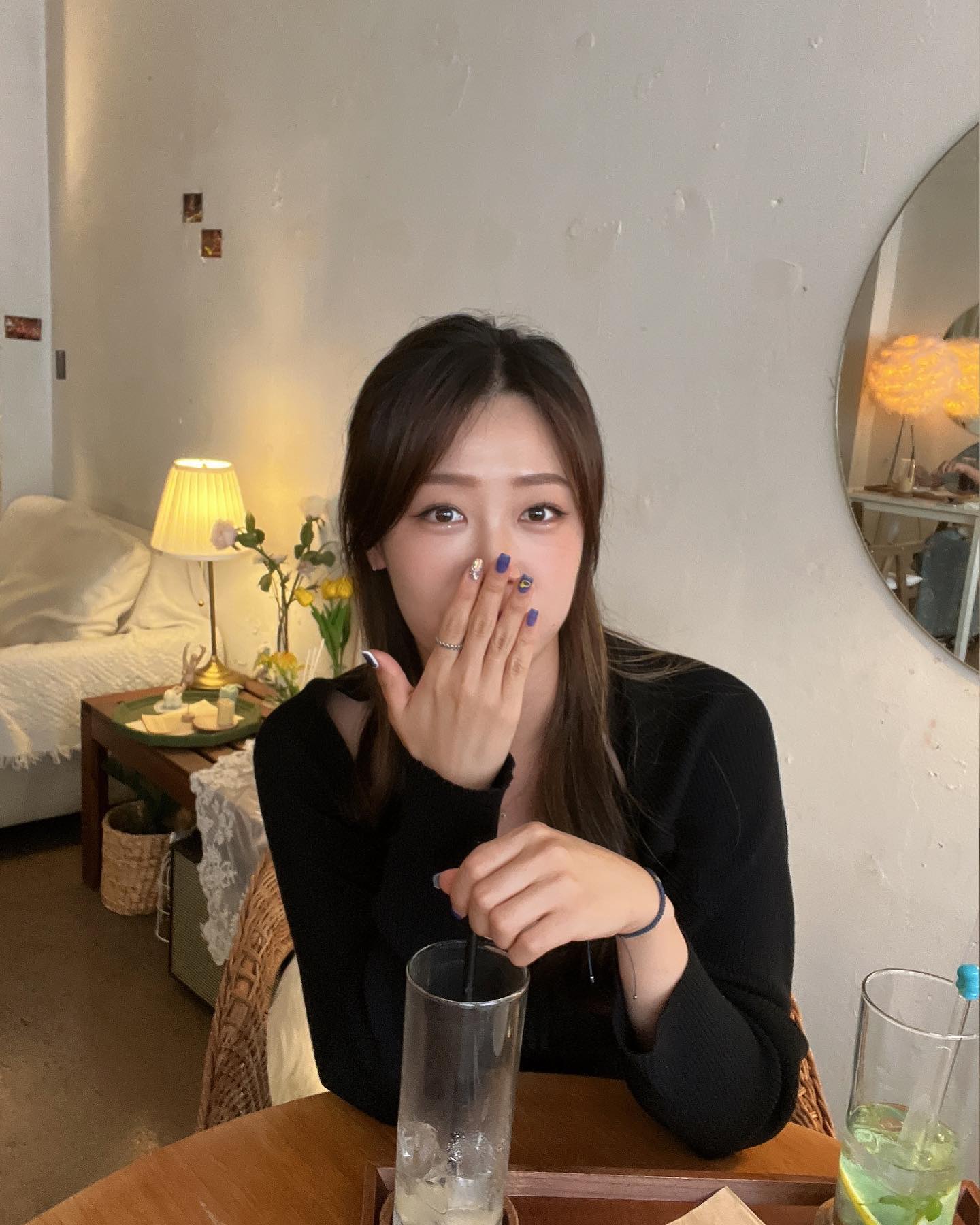 와 해방이다
바깥세상 너무 좋아

#시크릿산타 #안양카페