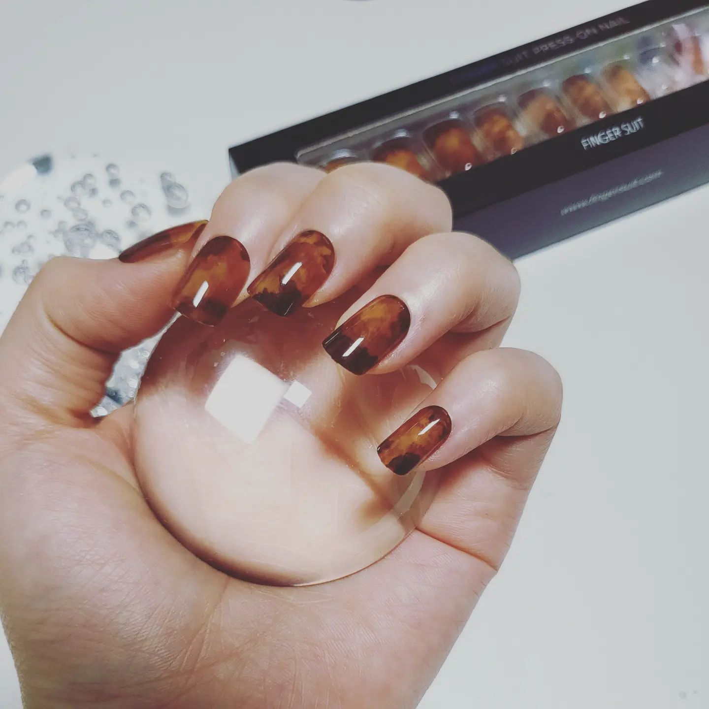 大人っぽいネイルでお気に入りです！💅
#fingersuit #brownmarble #brownmarblenails #フィンガースーツ #ネイルチップ #今日のネイル