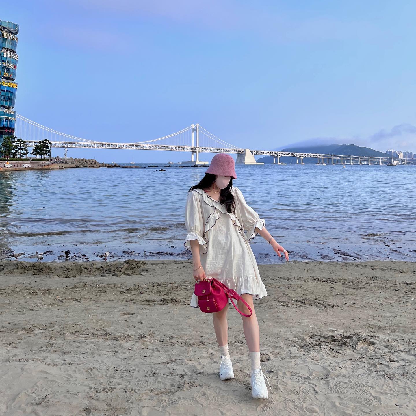 🦑 내 사진도 🎀
짱 덥지만 짱 좋았던 그날💛
매일 귀여운 내 딸랑구👼🏻 

#광안리
#광안대교 
#가족여행
