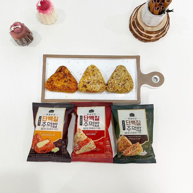 _jinny_jjing on Instagram: "#광고 출근준비로 바쁜 아침시간대에, 배는 고프지만 제대로 챙겨먹을 시간이 없어 늘 빈속으로 출근하곤 했는데요, #바로끼니 #단백질주먹밥 이 #아침식사대용 으로