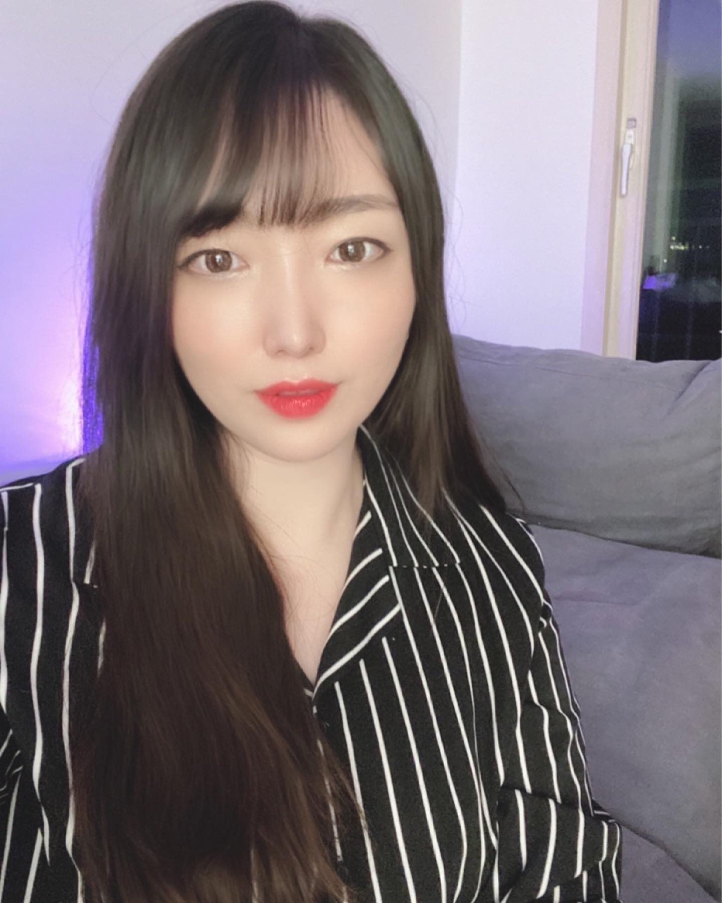 생일은 지났지만 게시물 박제해놓고 싶어서 뒤늦게 올리는것. 새삼 날 믿어주고 좋아해주는 사람들이 곁에 있음에 고맙고 행복했던날 💓요즘은 정말 시간이 어떻게 지나가는지 모르겠다 물 흐르듯 흘러가는대로 두는중😌