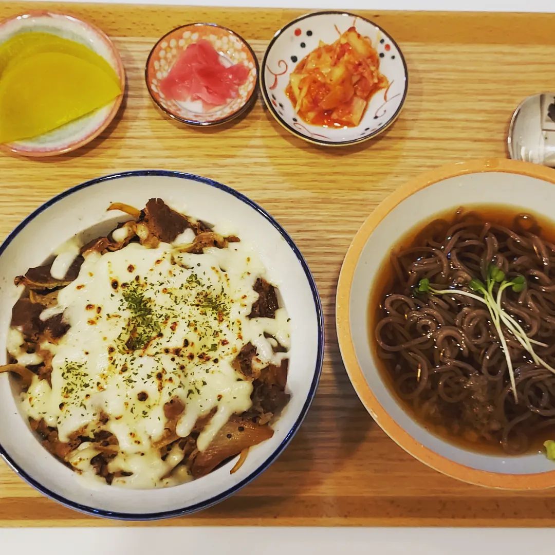 모짜렐라 매운야끼규동 🍲

치즈러버들이 좋아하는 맛 

#점심메뉴 #천안규동맛집 #모짜렐라치즈를 #신불당맛집  #천안동경규동 #냉모밀 #맞팔