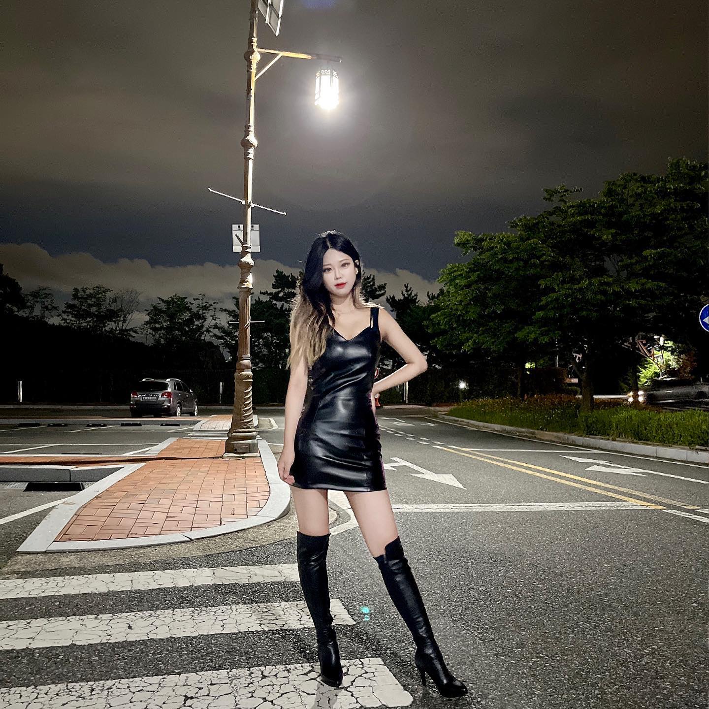 여름에 가을 옷 촬영은 너무 힘드로