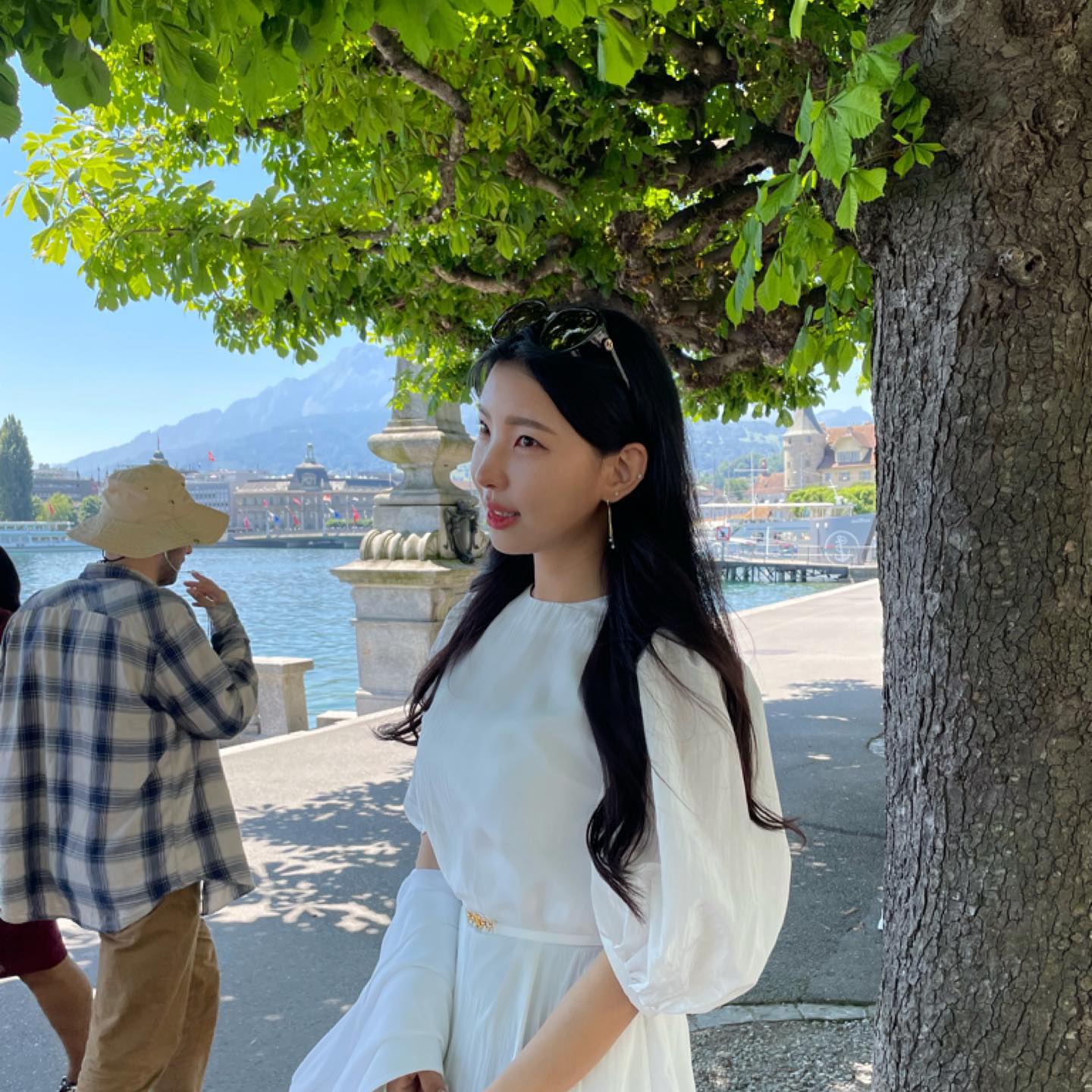 스위스 다음 여행지를 선택 중🙆‍♀️
-
신혼여행 다녀와서 감사인사 전하러 뽈뽈 쏘다닐랬건만..
폭염에 폭우에 몸살에💦 잘 살아있다가 모입시다들👌💛