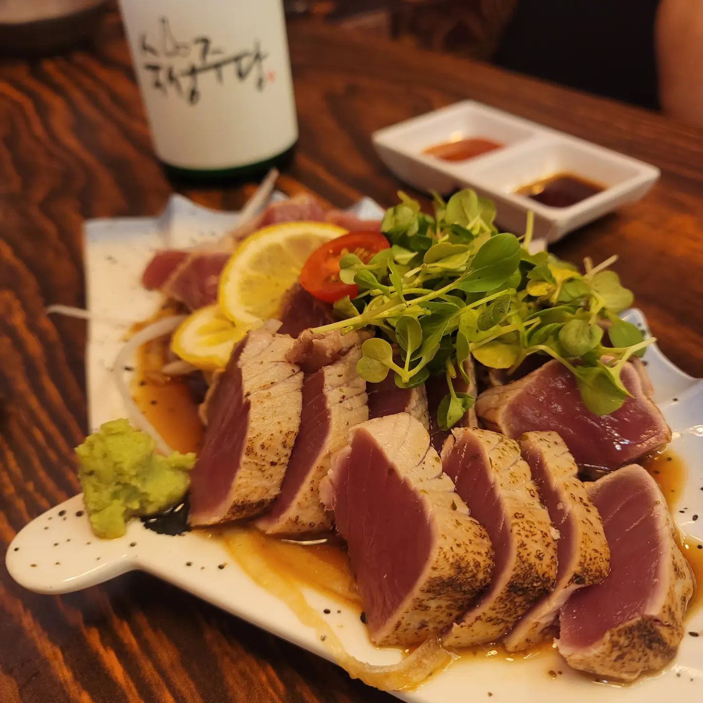 오랜만에 사람구경 하는 중이예요.
문래동에 있는 숙성맛집.
가볍게 타다키에 사케한잔 

#숙성주당 #창작촌선술집 #창착촌맛집 #창작촌이자카야 #숙성당 #문래이자카야 #이자카야맛집 #생참치타다키 #숙성주당사케