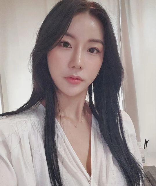@yu_lim_95 on Instagram: "#광고#에이프릴스킨#aprilskin#AD#당근클렌징밤#올인원클렌저#모공클렌징밤#클렌징#클렌저#메이크업클렌저#에이프릴스킨클렌징밤#캐로틴 #당근팩패드 #화잘먹팩패드 #에이