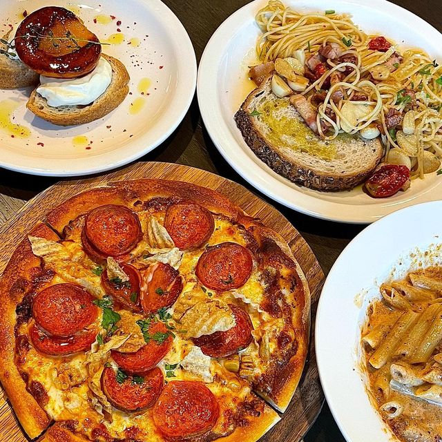 냠꾸 | 먹스타 on Instagram: "[대구 앞산 맛집] #오를로 대명동에 위치한 분위기 맛집 이탈리안 레스토랑 통유리여서 2층 창가쪽에 앉으니 넘 좋더라구요 해질때쯤 오면 뷰 완전 좋을듯,,✨ 오픈