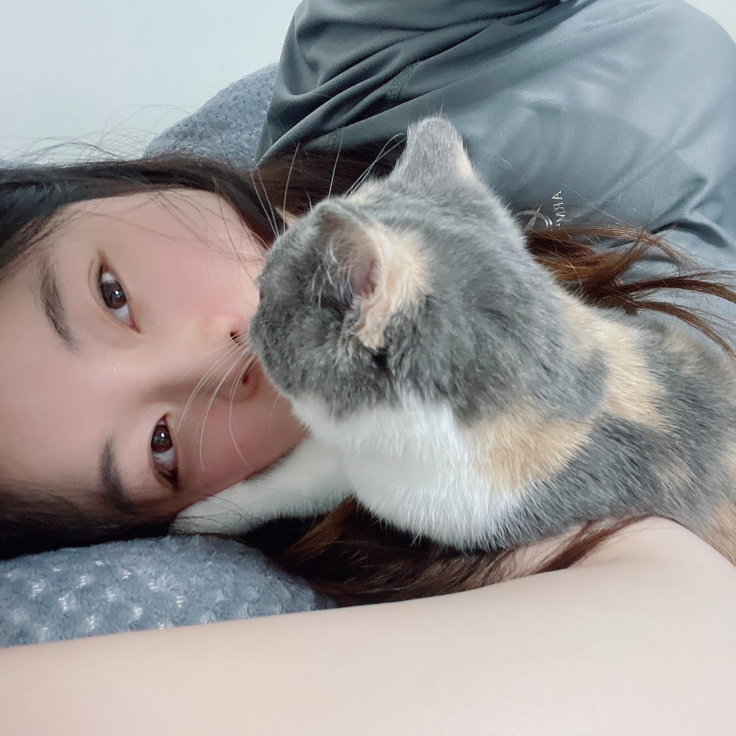 여러분 오랜마니에오 🙈✨🥲

요즘 인스타를 자주 못들어오고있어요..🥲
자주자주 놀러가고싶은데 요런 저런 일때문에 자꾸 미뤄지네요 😢😢

조금만 기다려주시면 인테기 극복하고 다시 돌아오께오! 
흐규

이쁜사진 마니마니 올려주시면 꼭 보러갈꺼여요 ✨

사진은 루나랑 리아 뽑뽀 -3-