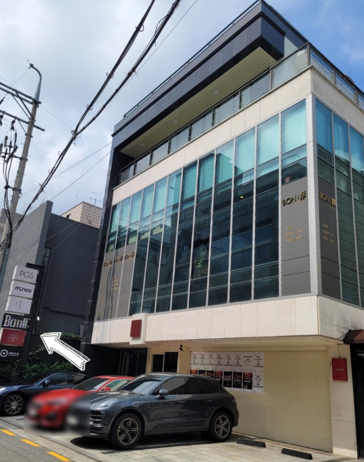 압구정 미용실 본샵에서 붉은기 없는 매트브라운으로 톤다운 염색 (소정 디자이너)